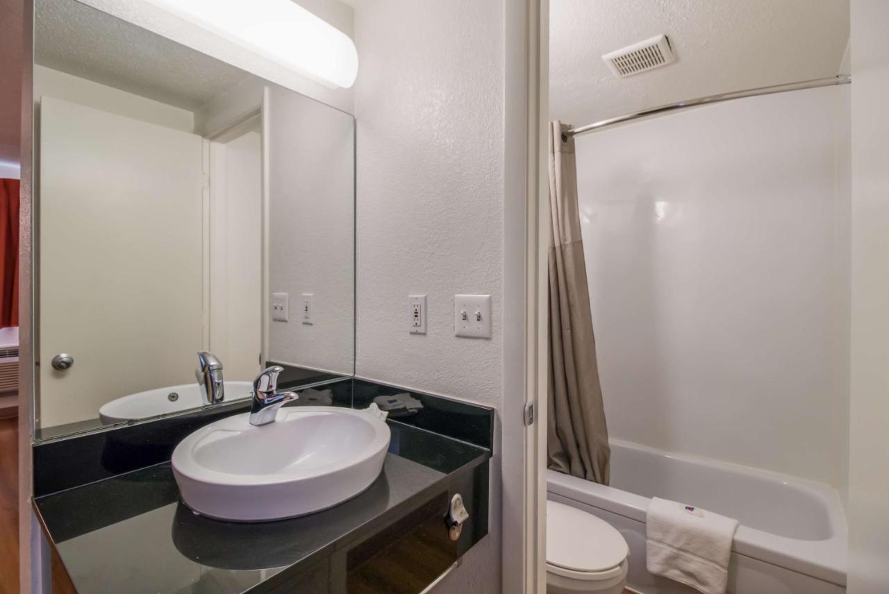 6-fargo, Nd - West Acres - North Hotel Fargo