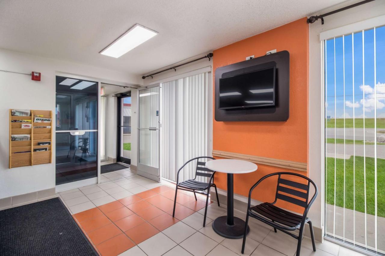 Hotel 6-fargo, Nd - West Acres - North